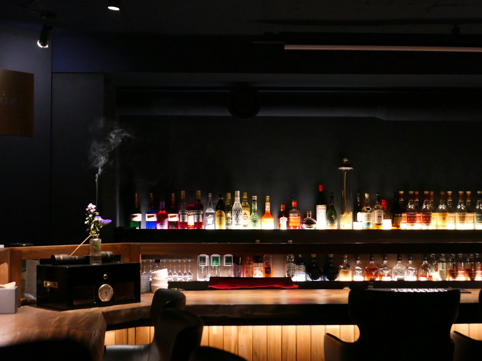 Bar & Lounge